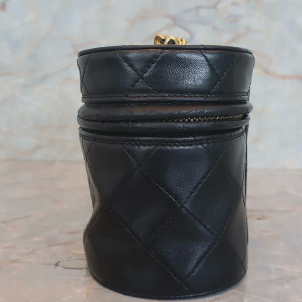 Authentic CHANEL vintage mini vanity bucket 24k gold black lambskin leather bag - Picture 5 of 14